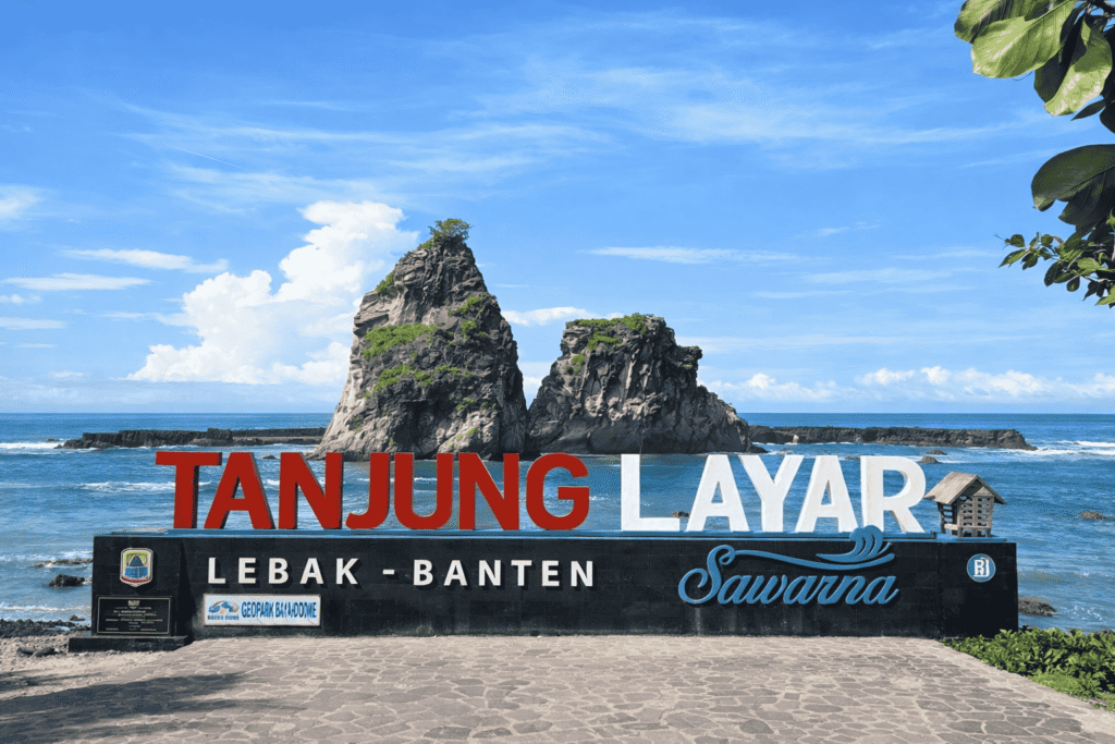 Pantai Tanjung Layar Sawarna Bayah Lebak - Banten